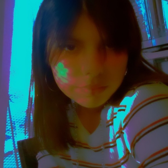 Meet your Posher, Joelynn - Picture 1 of 1